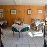 Logis La Source Du Mont מלון 3*