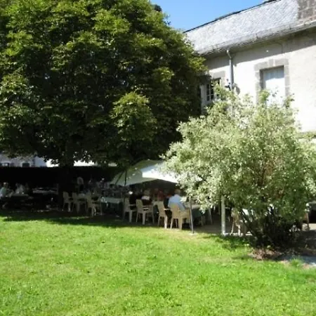 Logis La Source Du Mont Hotel 3*