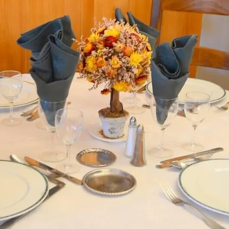 Logis La Source Du Mont Hotel