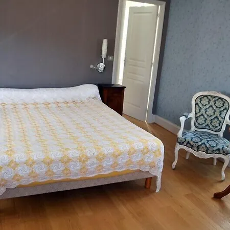 Logis La Source Du Mont 3*