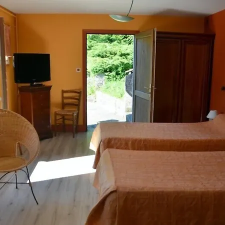 Logis La Source Du Mont