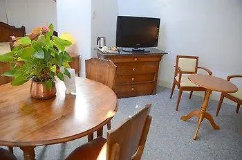 Logis La Source Du Mont Hotel 3*