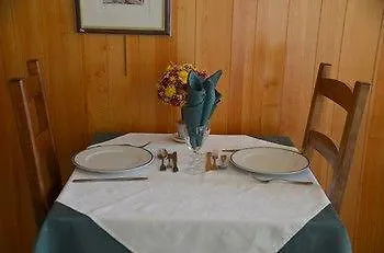 Logis La Source Du Mont Hotel