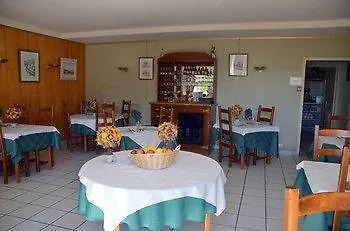 Logis La Source Du Mont Отель