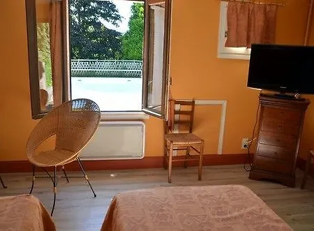 Hotel Logis La Source Du Mont