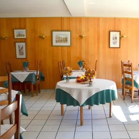 Logis La Source Du Mont 3* Saint-Martin-Valmeroux