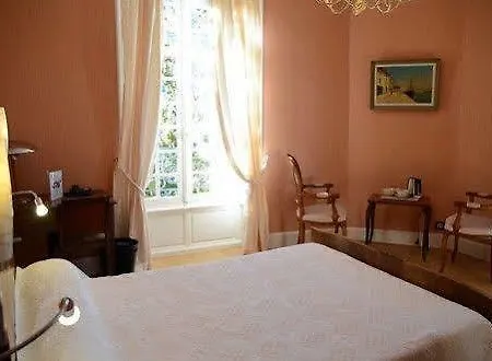 Hotel Logis La Source Du Mont Saint-Martin-Valmeroux